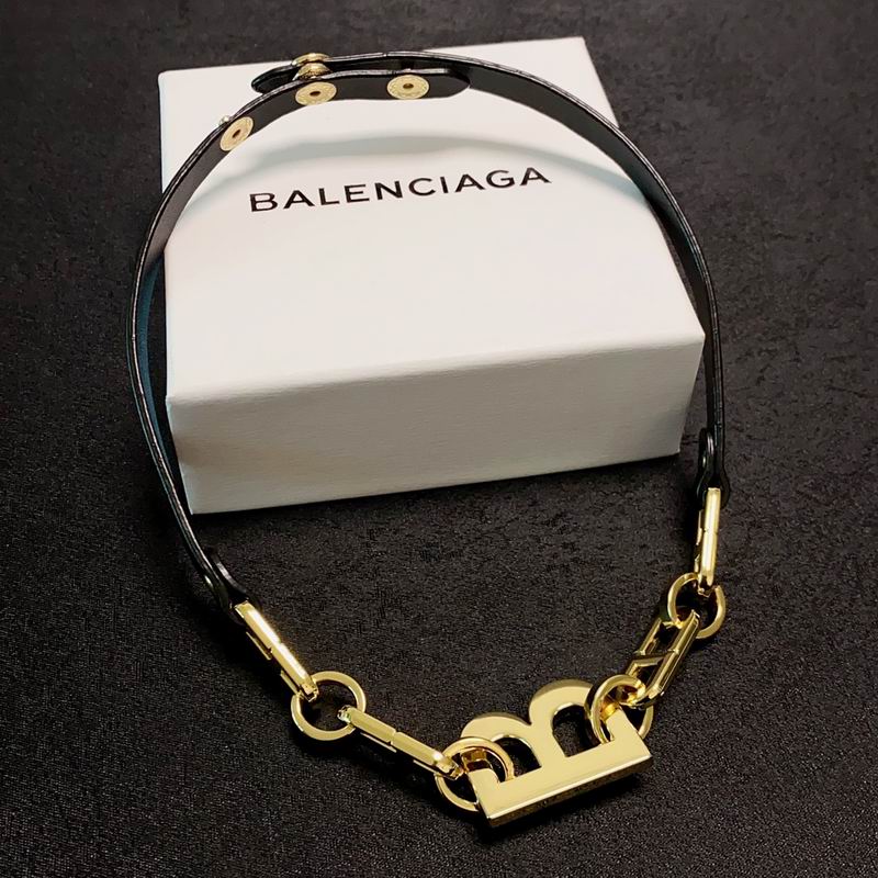 Balenciaga necklace 01lyr12